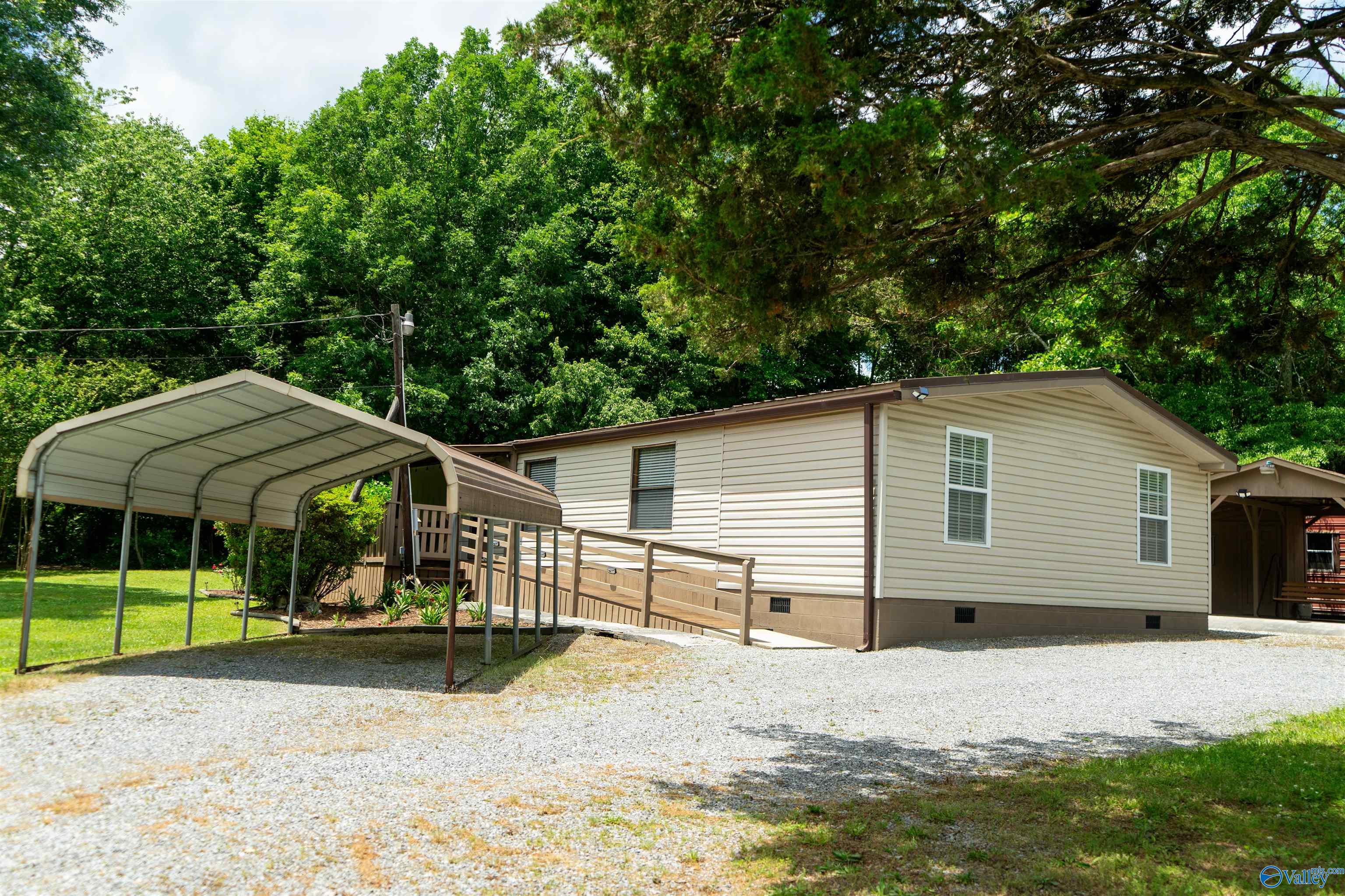 506 Murdock Road NE