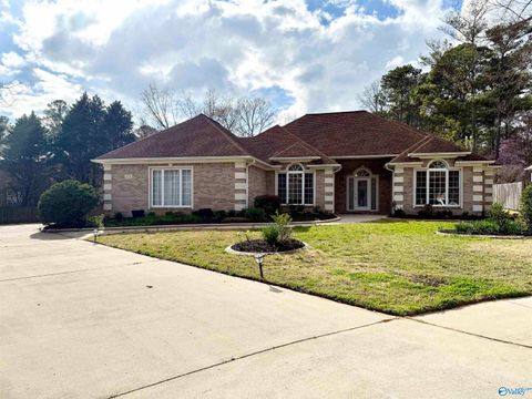 Photo of 1701 Pinewood Drive NW, Huntsville, AL 35806 (MLS # 21912243)