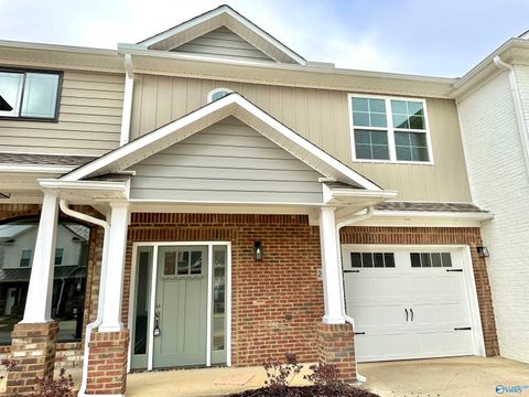 Townhouse For Sale - 26082 Breakers Circle<br/> Limestone County, Athens, AL 35613