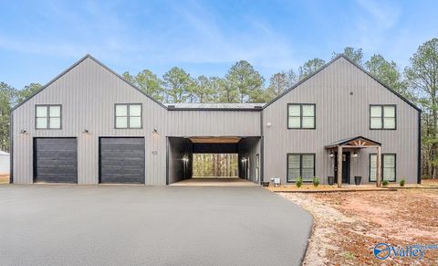 Photo of 4536 Danville Road SW, Decatur, AL 35603 (MLS # 21905171)