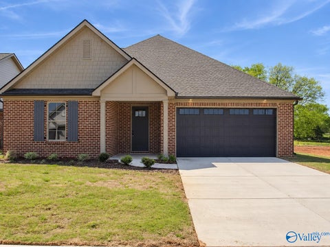 Homes For Sale - 21766 Hemlock Drive<br/> Athens, AL 35613