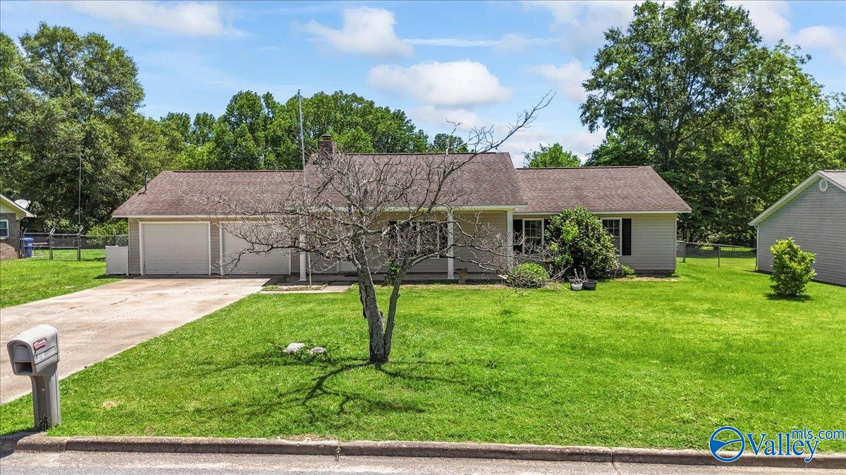 304 Ohara Drive, Albertville, Alabama image 3