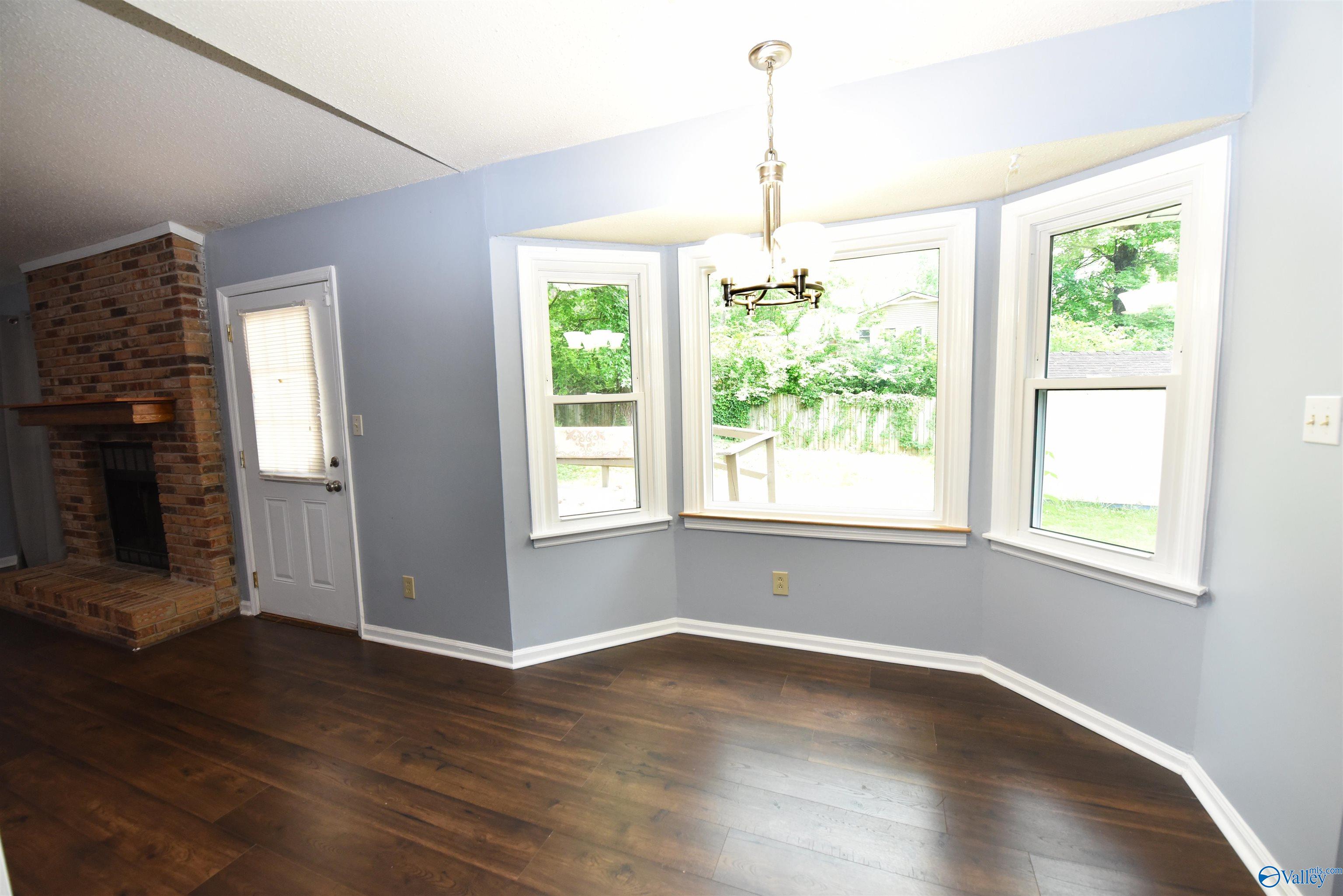 1208 SE Teenajo Drive SE
