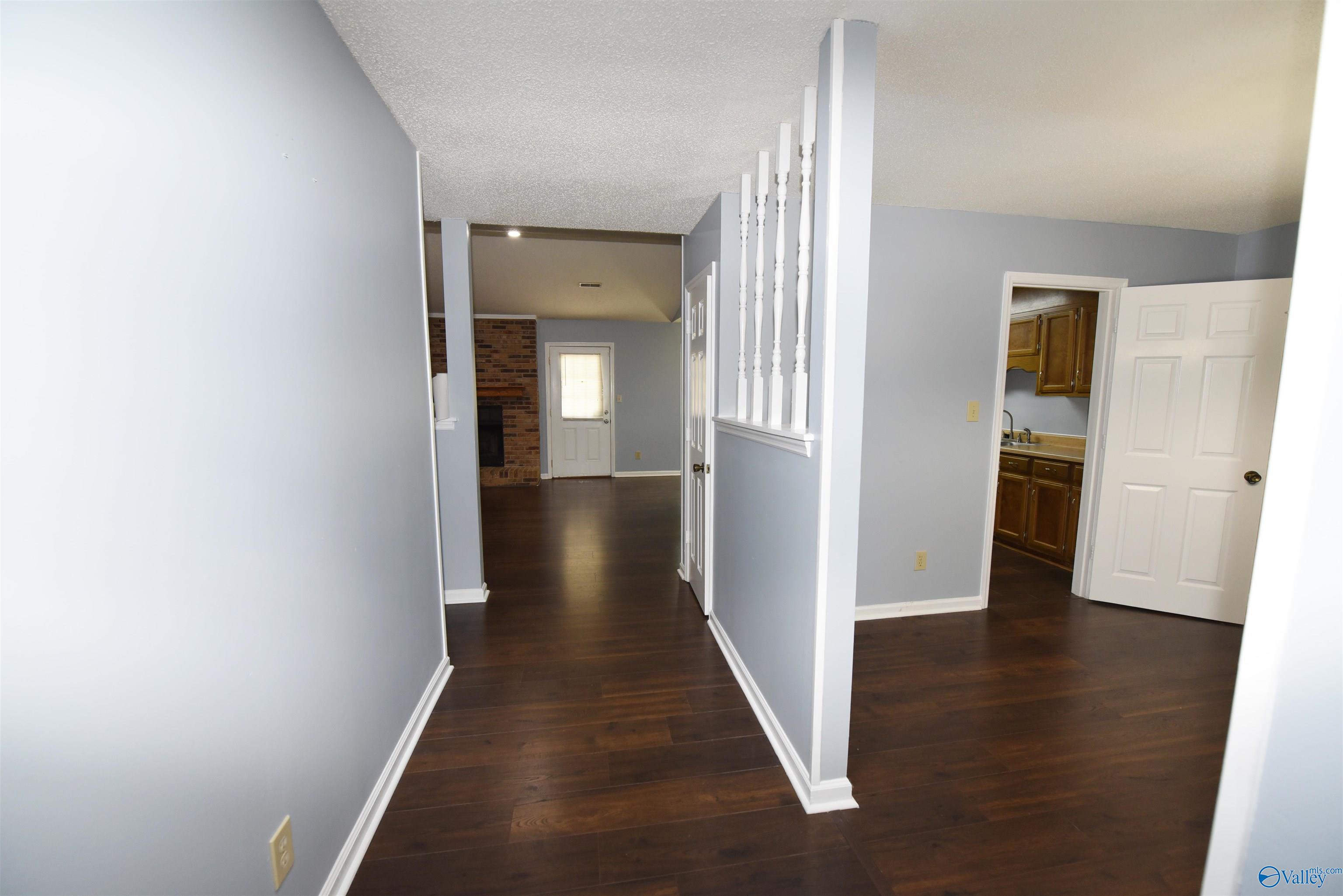 1208 SE Teenajo Drive SE