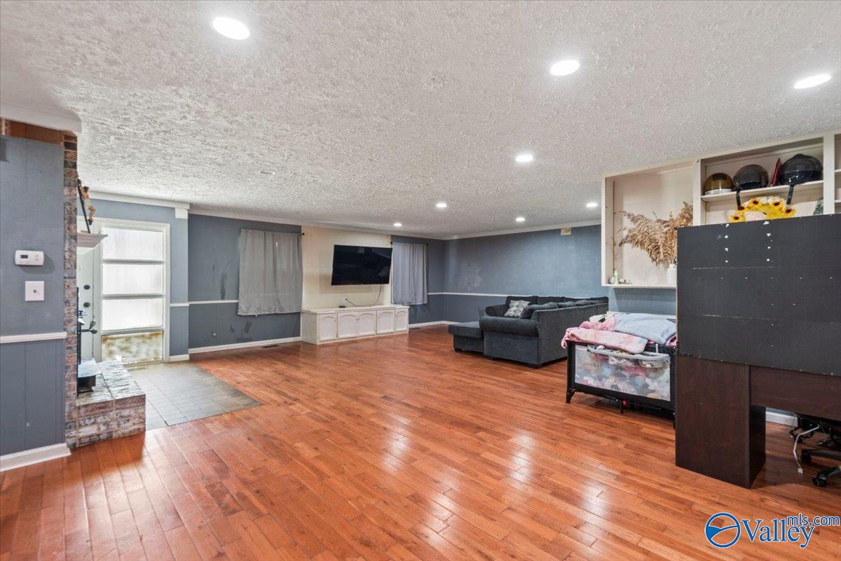 413 Peach Avenue, Albertville, Alabama image 17