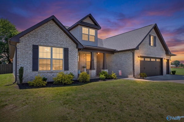 51 YORKSHIRE LN, DECATUR, AL 35603 - Image e199253fa97ffdc5afa2c5243fafc023/2235702454