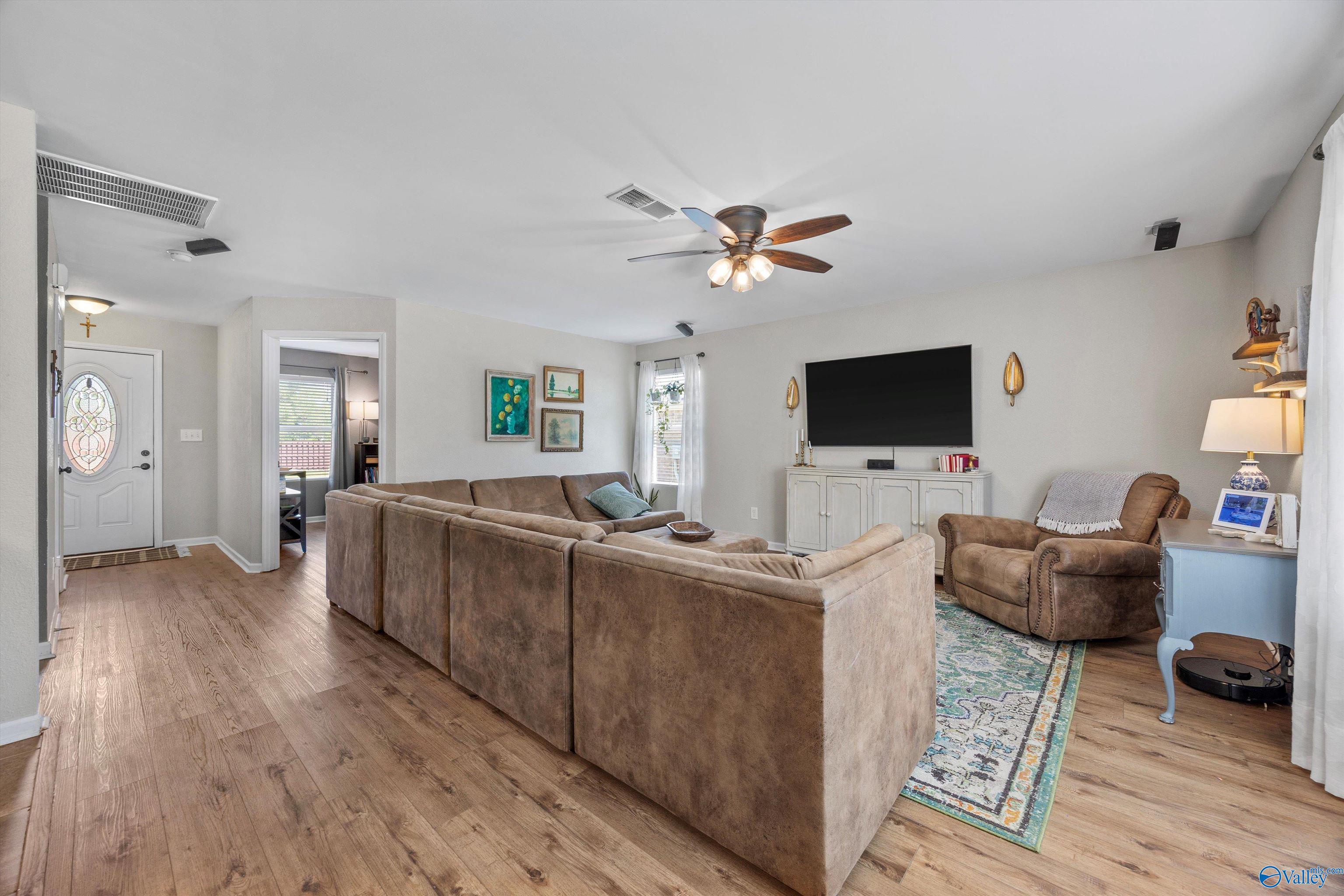 360 Jasmine Drive, Madison, Alabama image 4