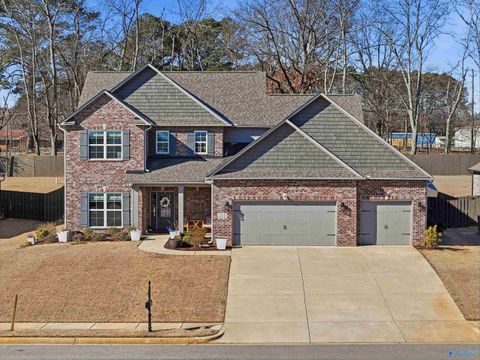 Homes For Sale - 212 Somerdale Lane<br/> Huntsville, AL 35811