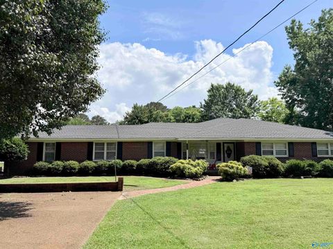 Homes For Sale - 615 Fairmont Street<br/> Albertville, AL 35950