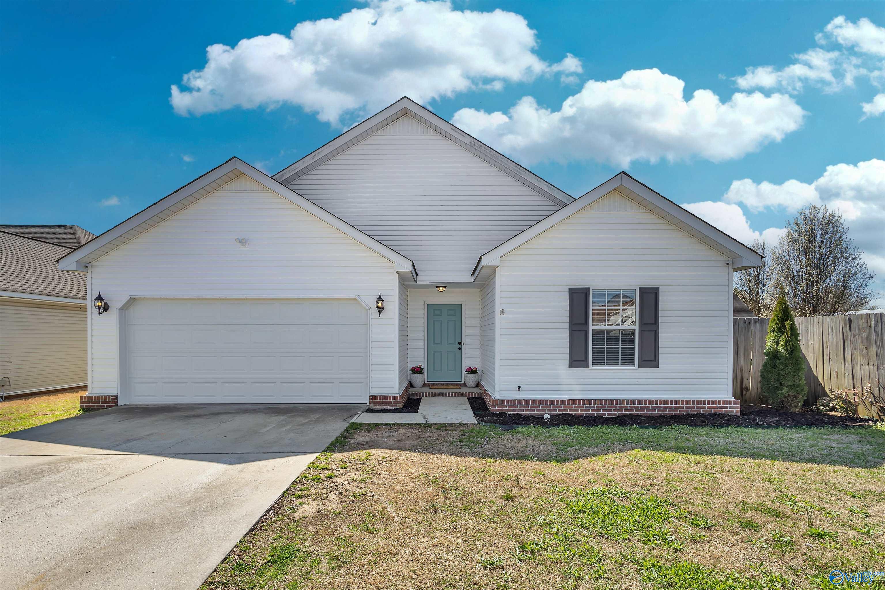3919 Boxwood Lane, Decatur, Alabama image 1