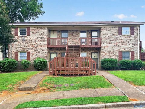Apartment For Rent - 6209 Friar Tuck Drive #C<br/> Madison County, Huntsville, AL 35806