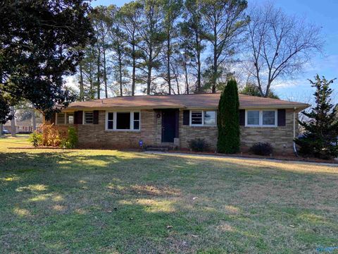 Homes For Rent - 6407 NW Robinhood Lane<br/> Huntsville, AL 35806