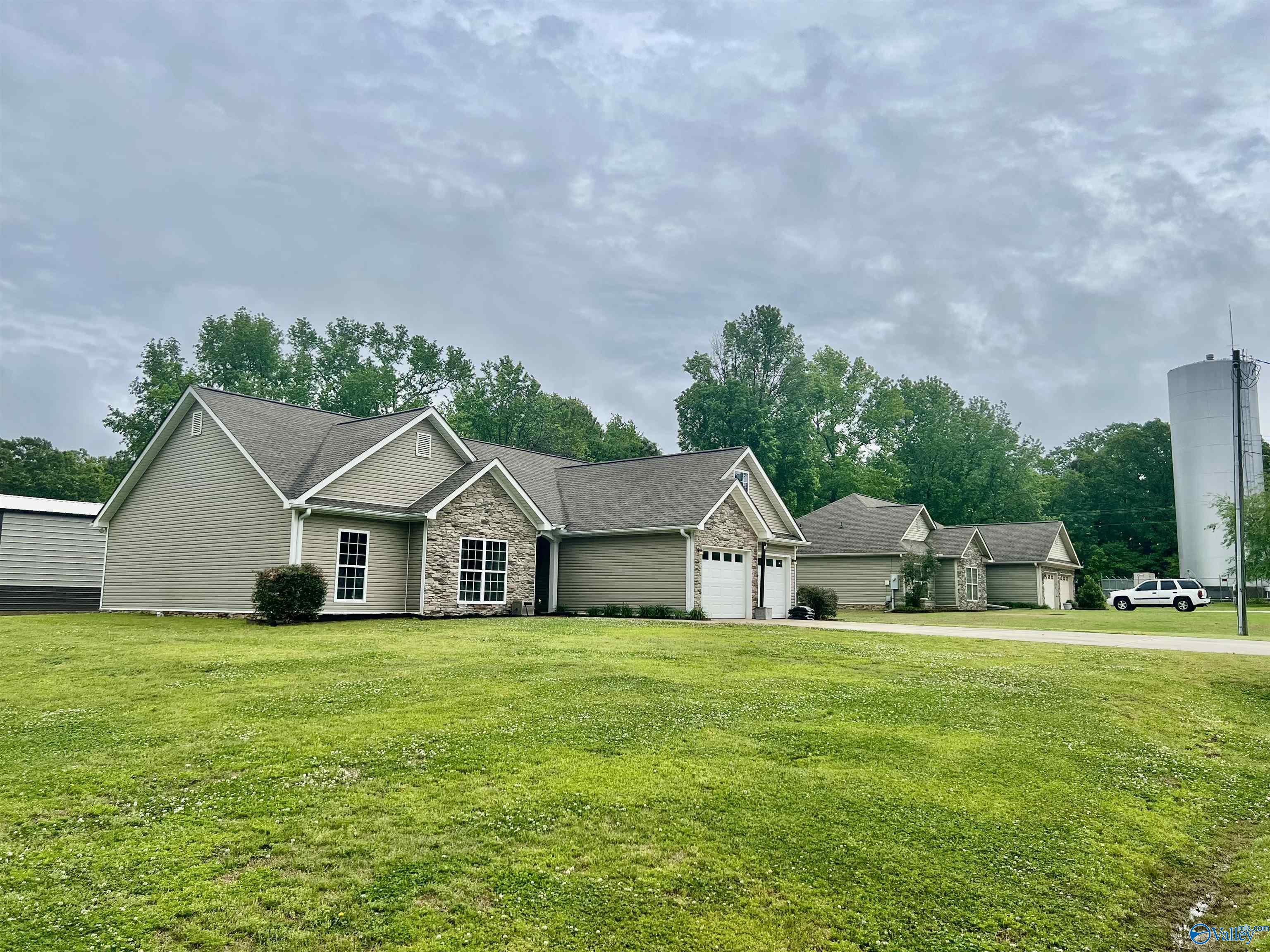 27 Sparks Street, Trinity, Alabama image 2
