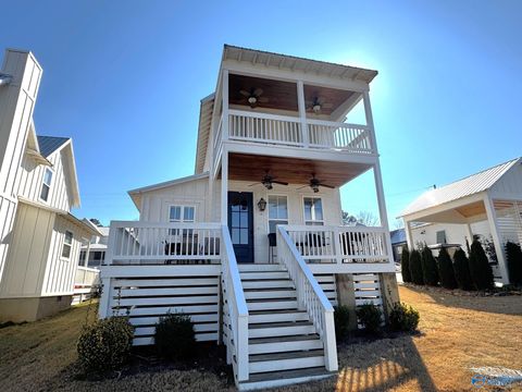 Homes For Sale - 3226 Hardin Road<br/> Guntersville, AL 35976