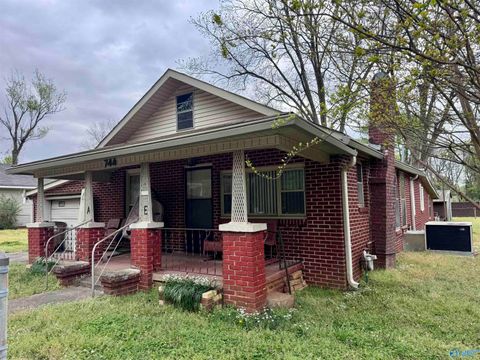 Homes For Sale - 744 Sykes Street<br/> Decatur, AL 35601