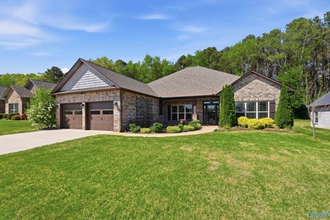 Homes For Sale - 193 Somerton Drive<br/> Huntsville, AL 35811