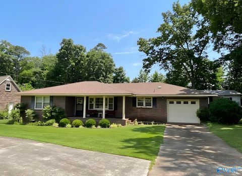 Photo of 816 NW 12th Avenue, Arab, AL 35016 (MLS # 21919527)