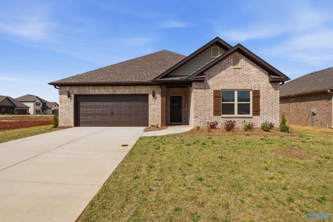 Homes For Sale - 139 Hillis Lane<br/> Hazel Green, AL 35750