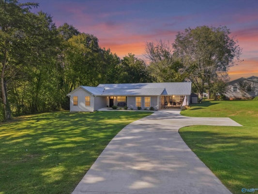 225 SMITH CIR, ARAB, AL 35016 - Image e477b4f6c053fa44f0aaec4ea376f26c/1353657435