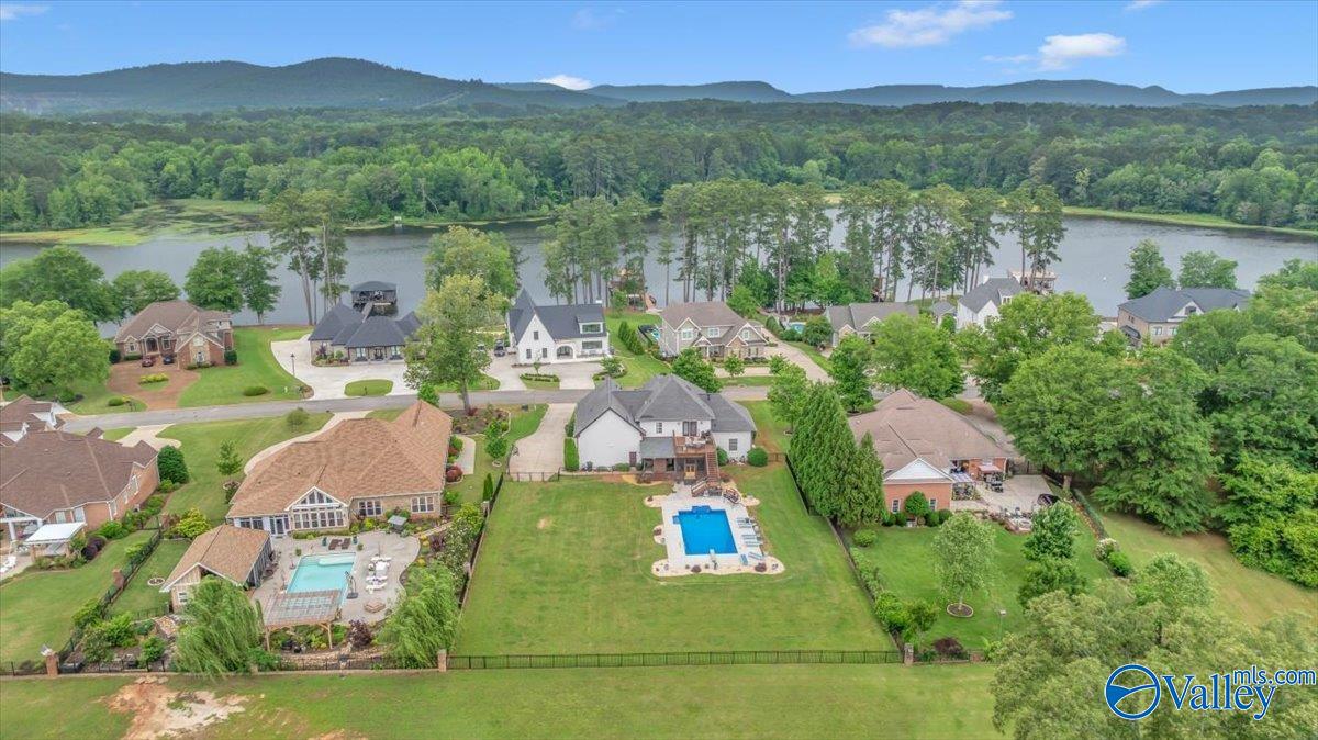 1481 Peninsula Drive, Scottsboro, Alabama image 11