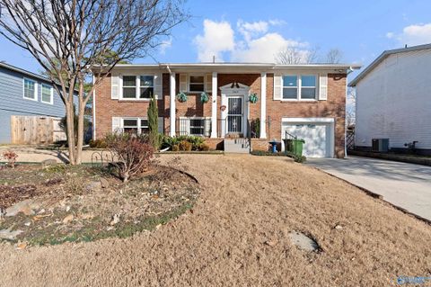 Photo of 3209 Bluecrest Street SW, Huntsville, AL 35805 (MLS # 21909589)