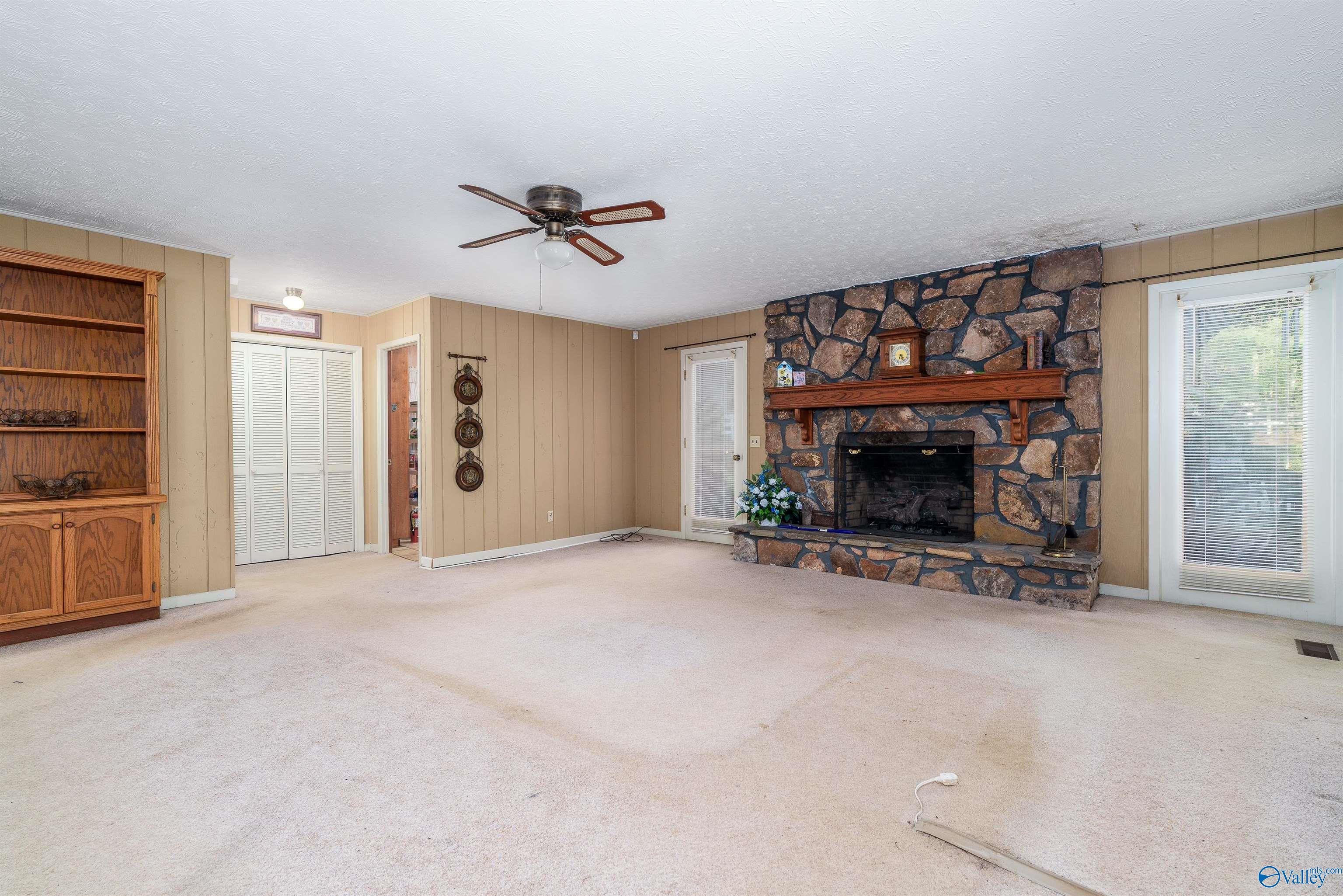 1412 County Road 1193