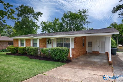 Photo of 2017 Chambers Drive NE, Huntsville, AL 35811 (MLS # 21919451)