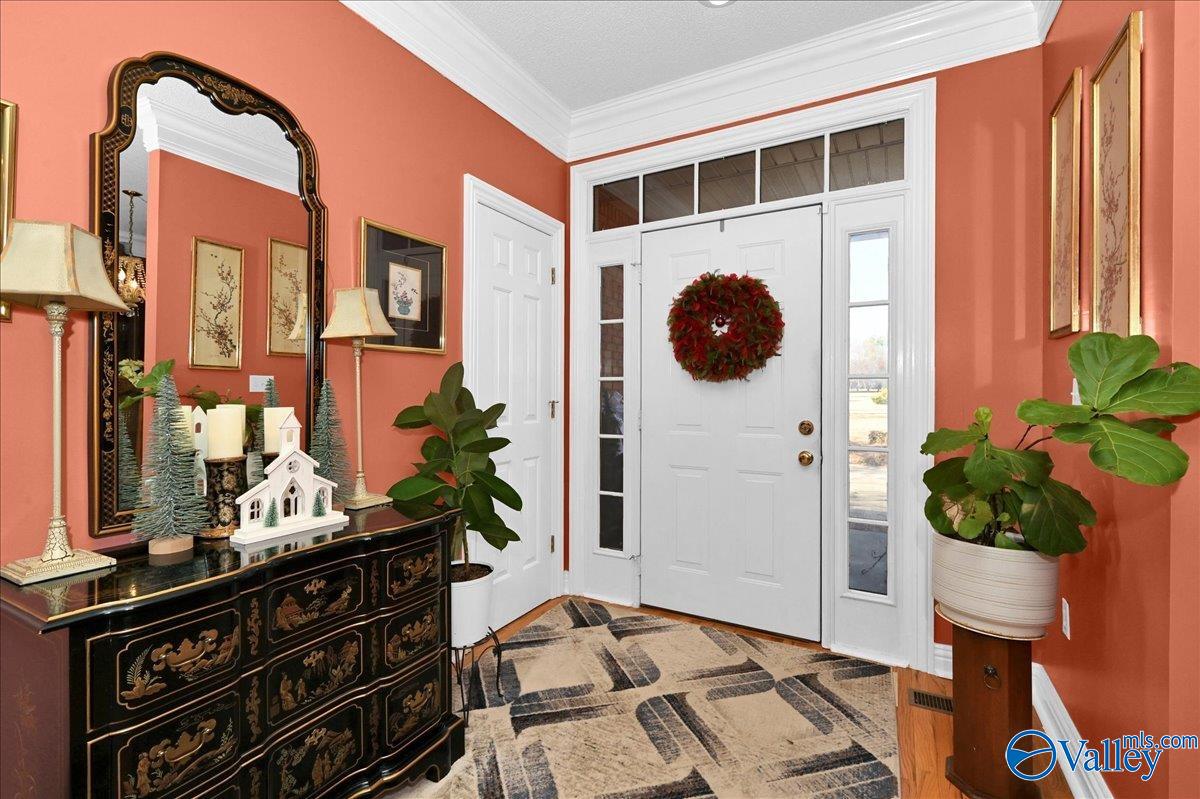 208 Wayward Avenue NW