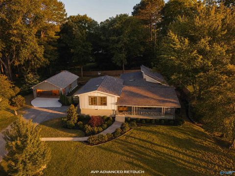 Homes For Sale - 2105 Woodland Street<br/> Decatur, AL 35601