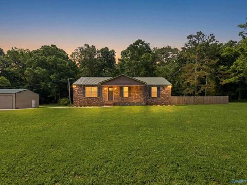 Homes For Sale - 26805 Leslie Lane<br/> Elkmont, AL 35620