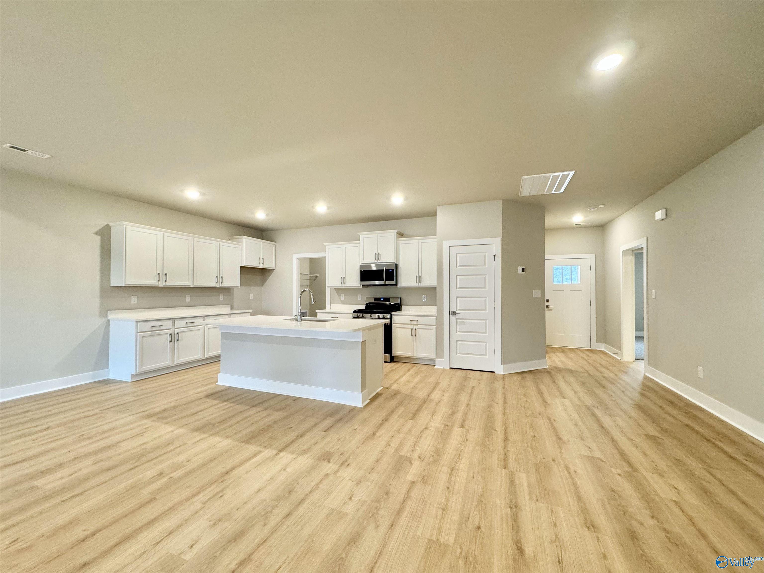 6028 Gardner Maples Drive, Owens Cross Roads, Alabama image 11