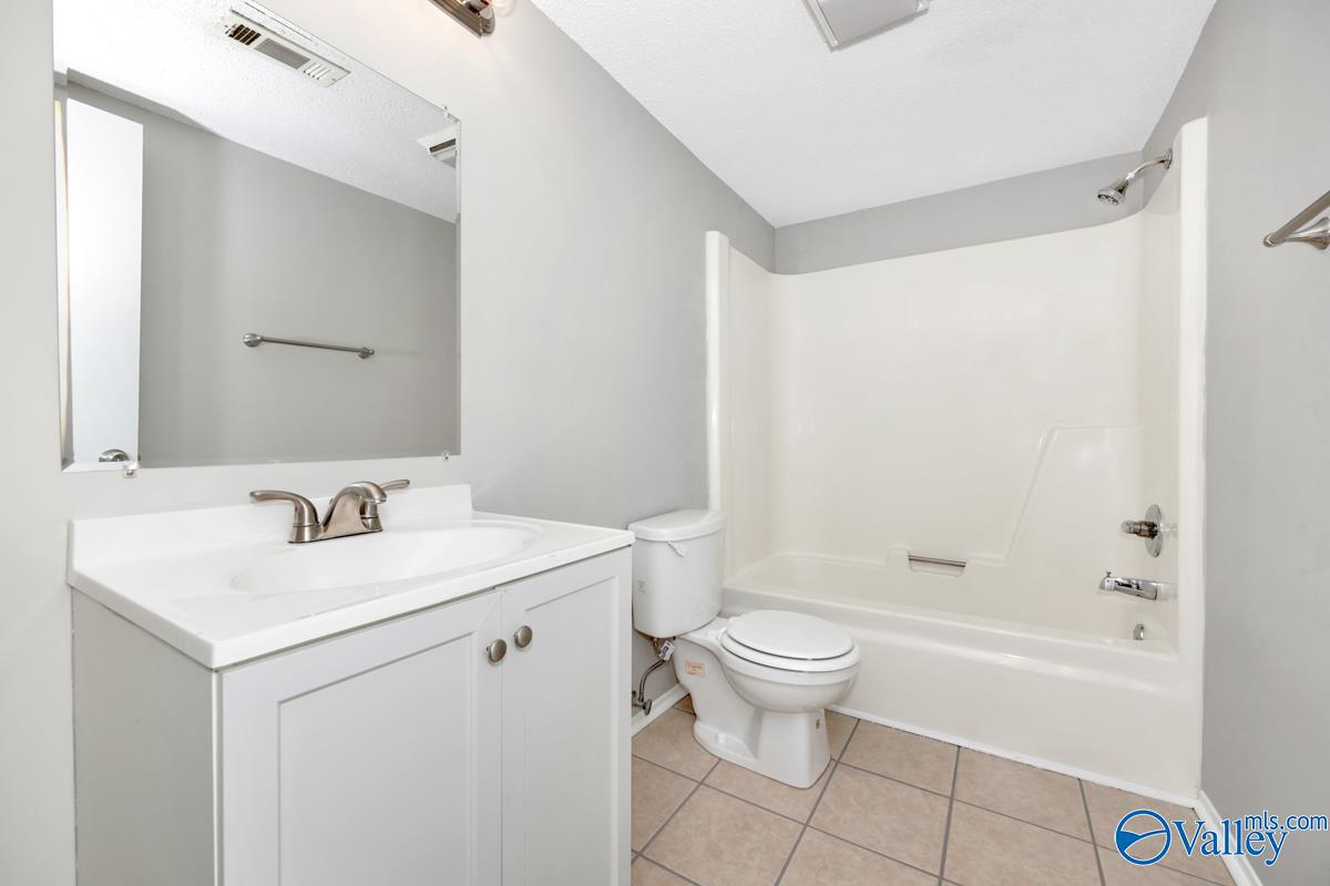 6644 Willow Pointe Drive #E, Huntsville, Alabama image 14