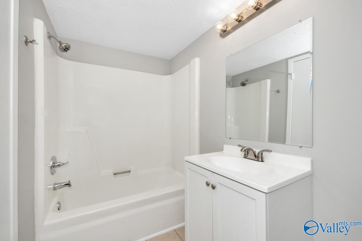 6644 Willow Pointe Drive #E, Huntsville, Alabama image 13