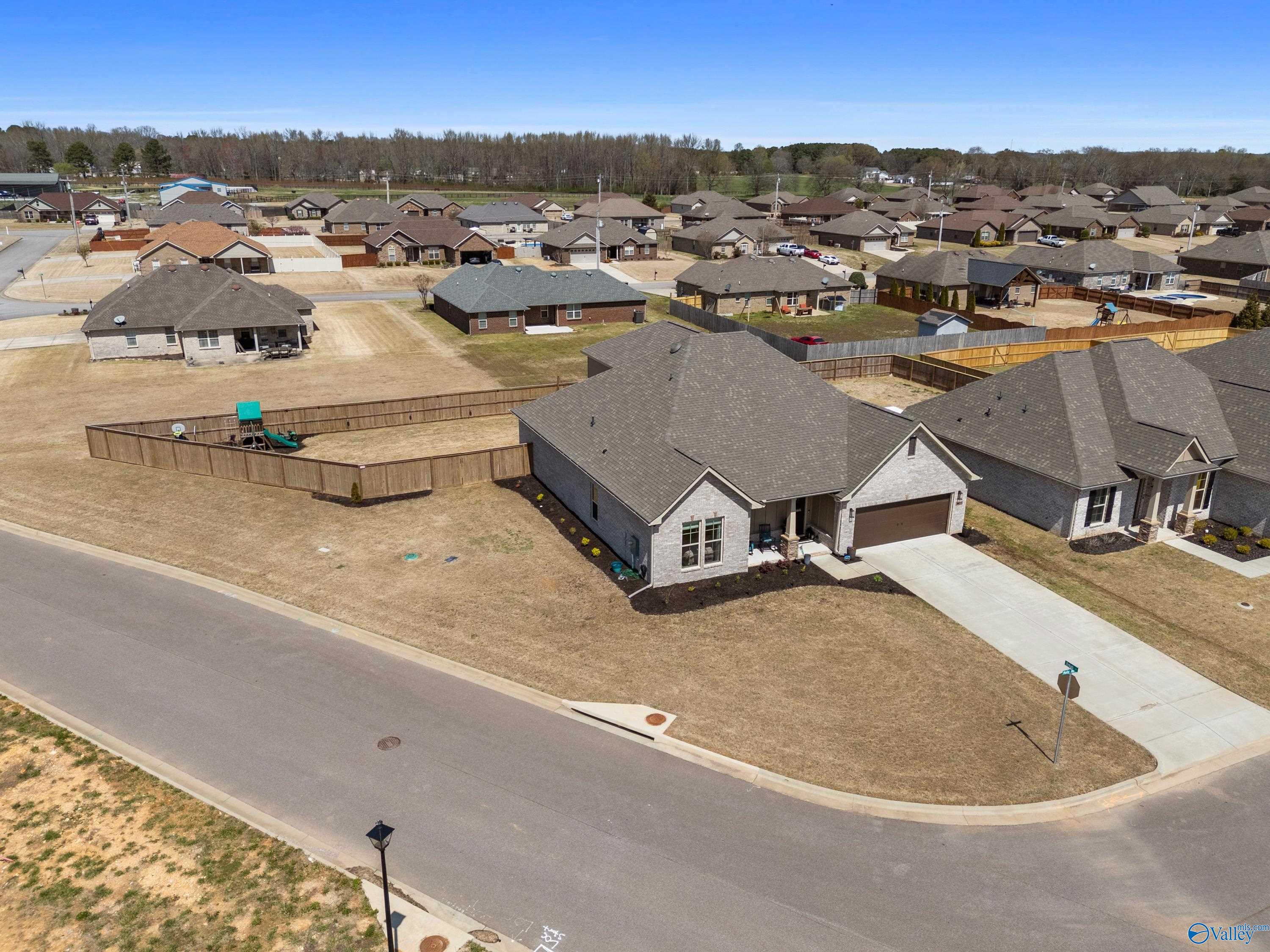28255 Molly Bee Lane, Toney, Alabama image 38
