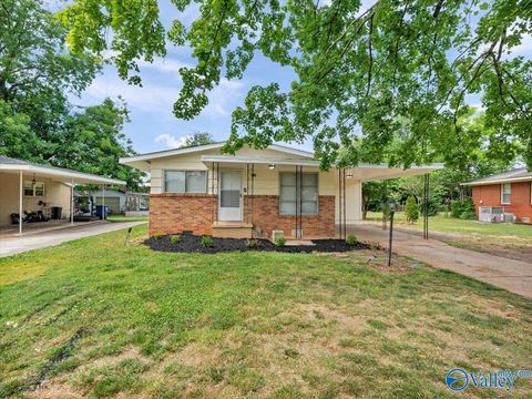 Homes For Sale - 735 W Arbor Drive<br/> Huntsville, AL 35811