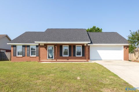 Homes For Sale - 1735 Nottingham Drive<br/> Decatur, AL 35603