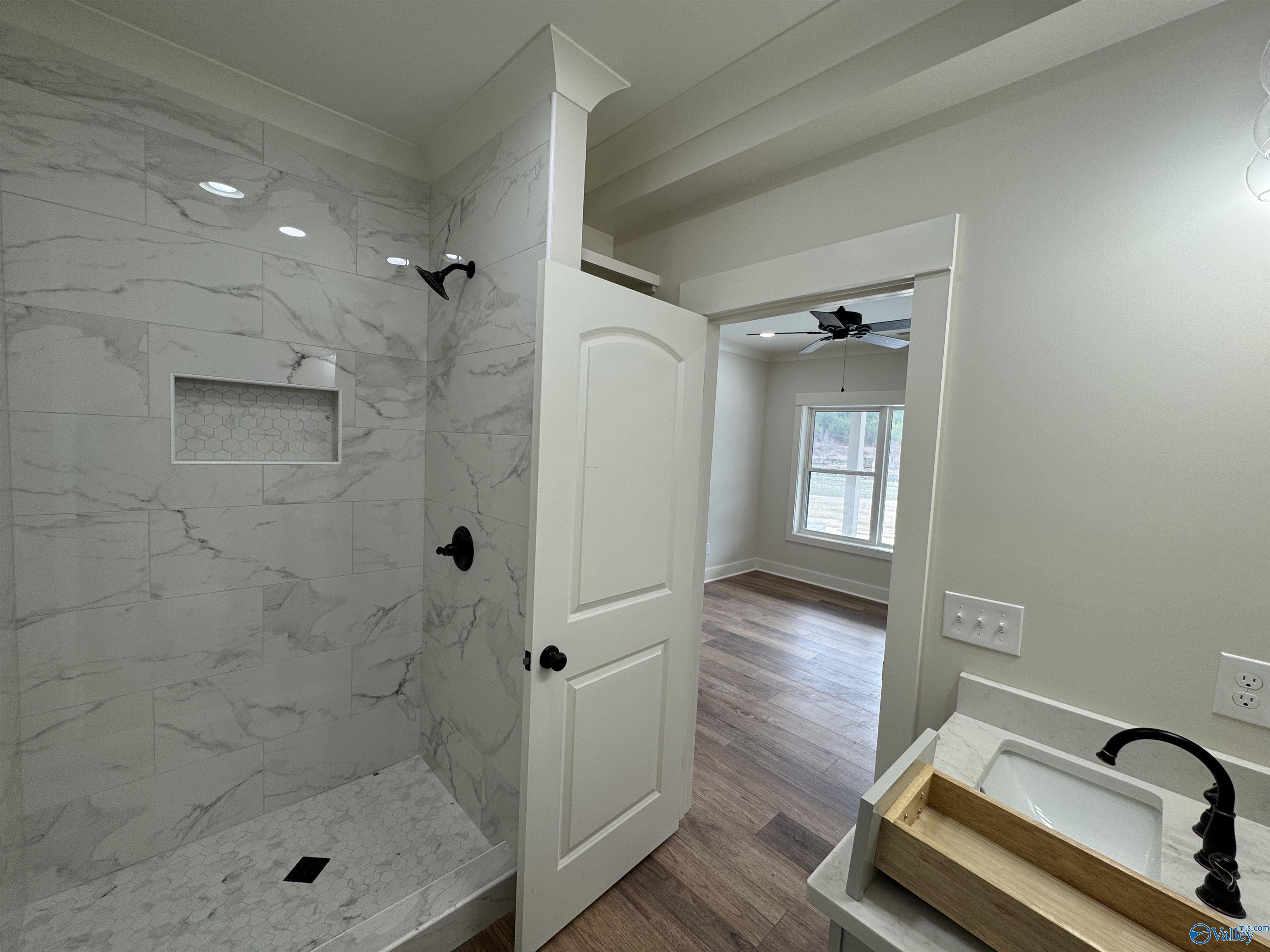 3787 Colonial Drive, Guntersville, Alabama image 18
