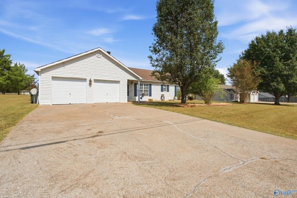 105 THORNHEDGE TRL, TONEY, AL 35773 - Image e5d44a30ec140201dd21ee2de95c702e/433996987