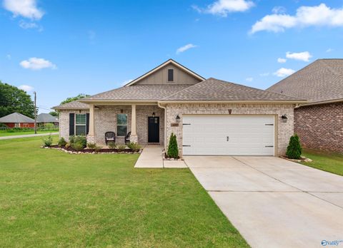 Photo of 24009 Quints Drive, Athens, AL 35613 (MLS # 21911337)