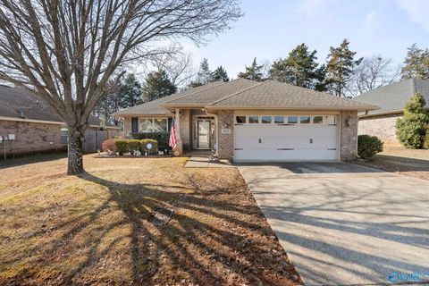 Photo of 309 Dovington Drive, Huntsville, AL 35806 (MLS # 21909566)