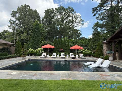 Homes For Sale - 2010 Woodmont Drive<br/> Decatur, AL 35601