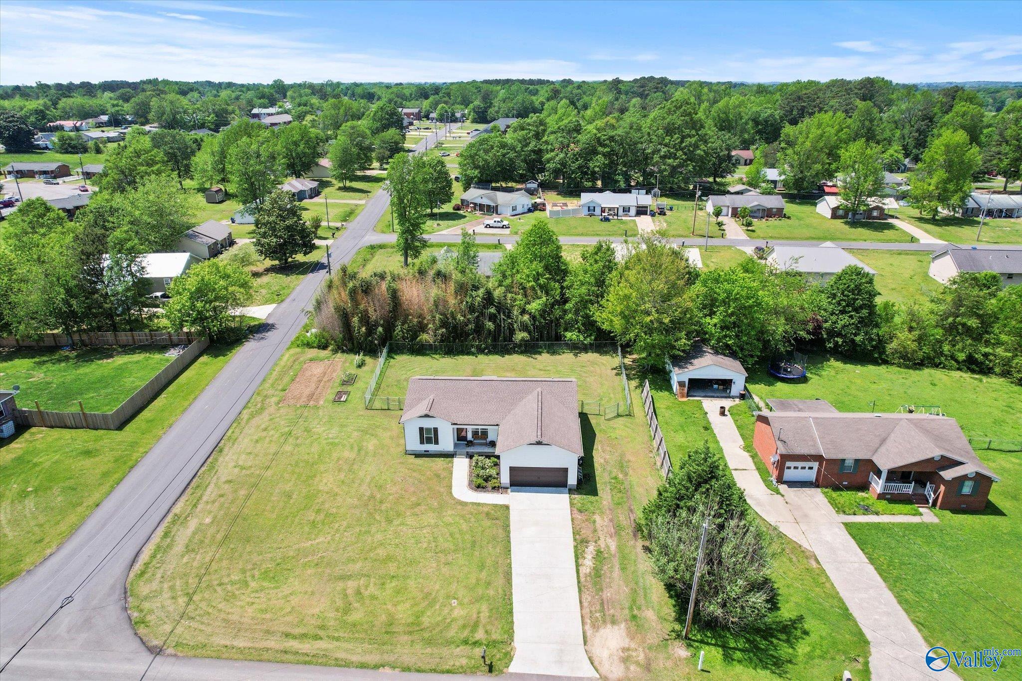 801 Linda Street, Albertville, Alabama image 30