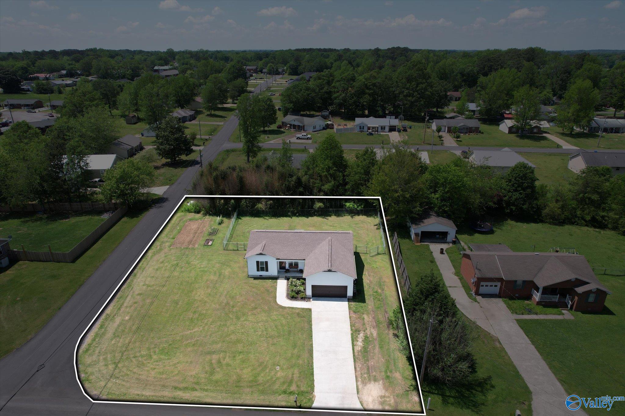 801 Linda Street, Albertville, Alabama image 31