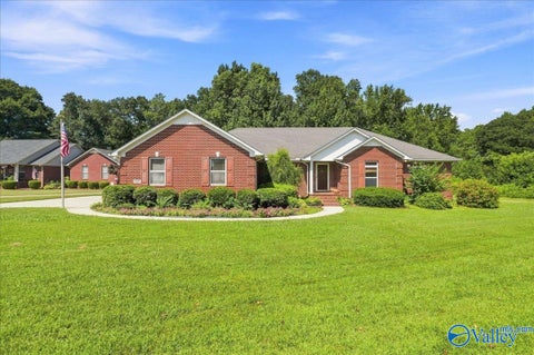Homes For Sale - 17207 Eunice Lane<br/> Limestone County, Athens, AL 35613