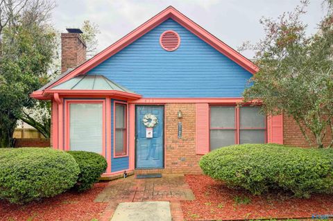 Photo of 413 Autumnwood Drive, Decatur, AL 35601 (MLS # 21912912)