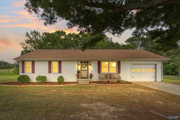 17186 MOORESVILLE RD, ATHENS, AL 35613 - Image e73358aab9df0e606e39ec261e2f8c8d/3811775620