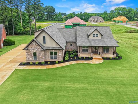 Homes For Sale - 2106 Covington Lane<br/> Decatur, AL 35603