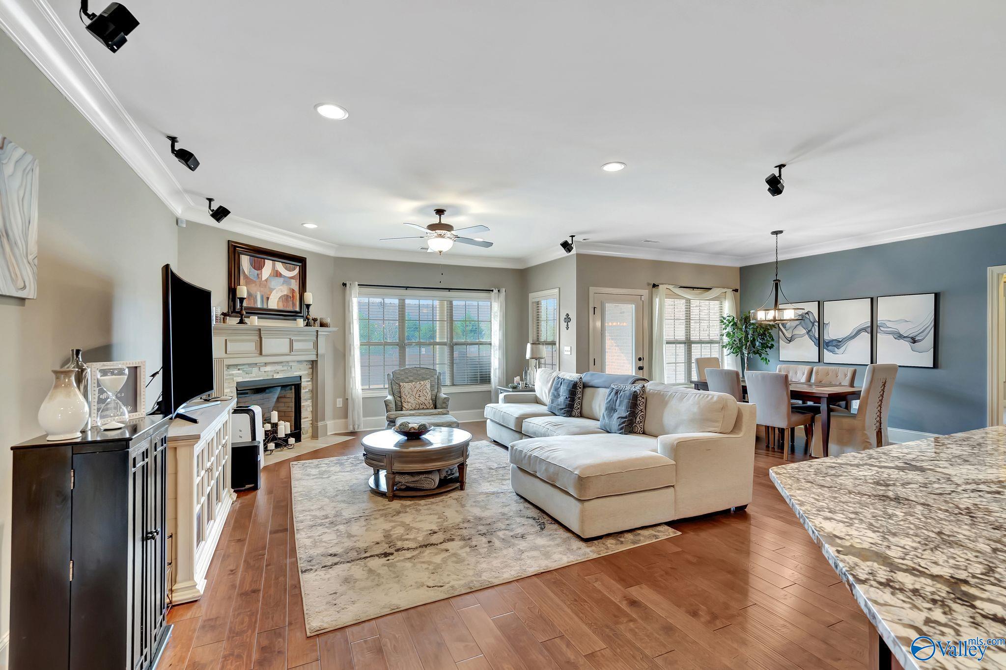 4736 Autumn Dusk Drive, Owens Cross Roads, Alabama image 2
