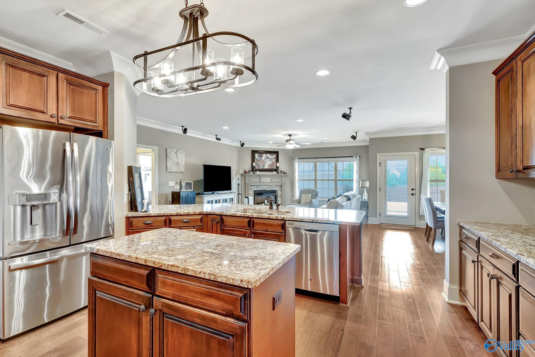 4736 Autumn Dusk Drive, Owens Cross Roads, Alabama image 3