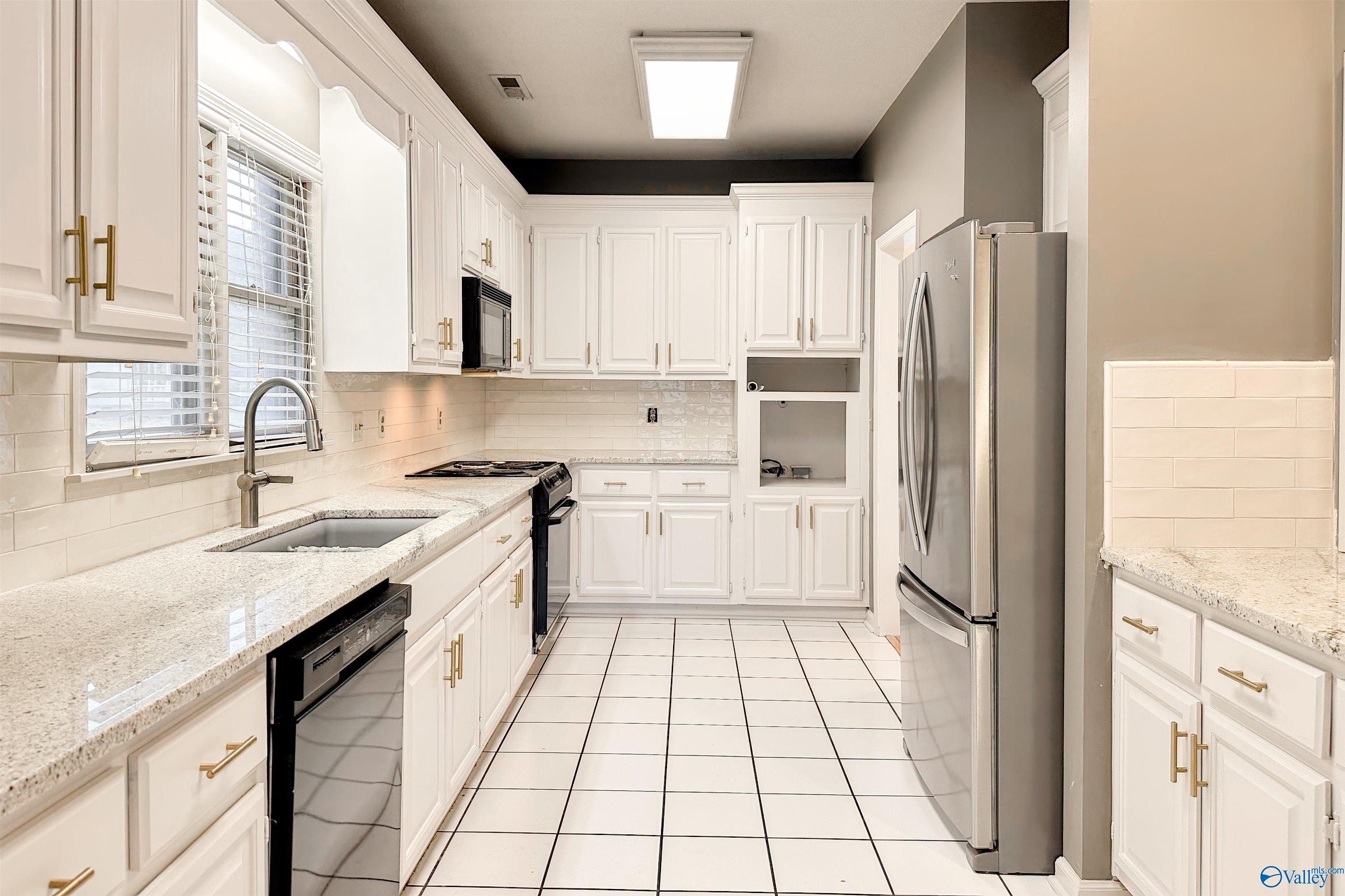 1509 Southampton Court, Decatur, Alabama image 3